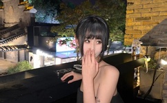 一边亲着一面膜胸口的长视频